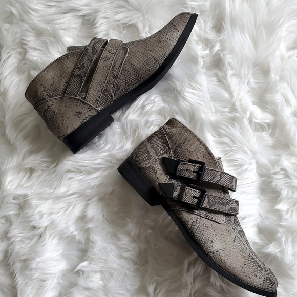 Volcom snakeskin booties - Picture 1 of 6